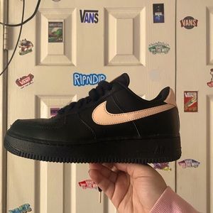 I am selling some Nike Air Force 1 shoes